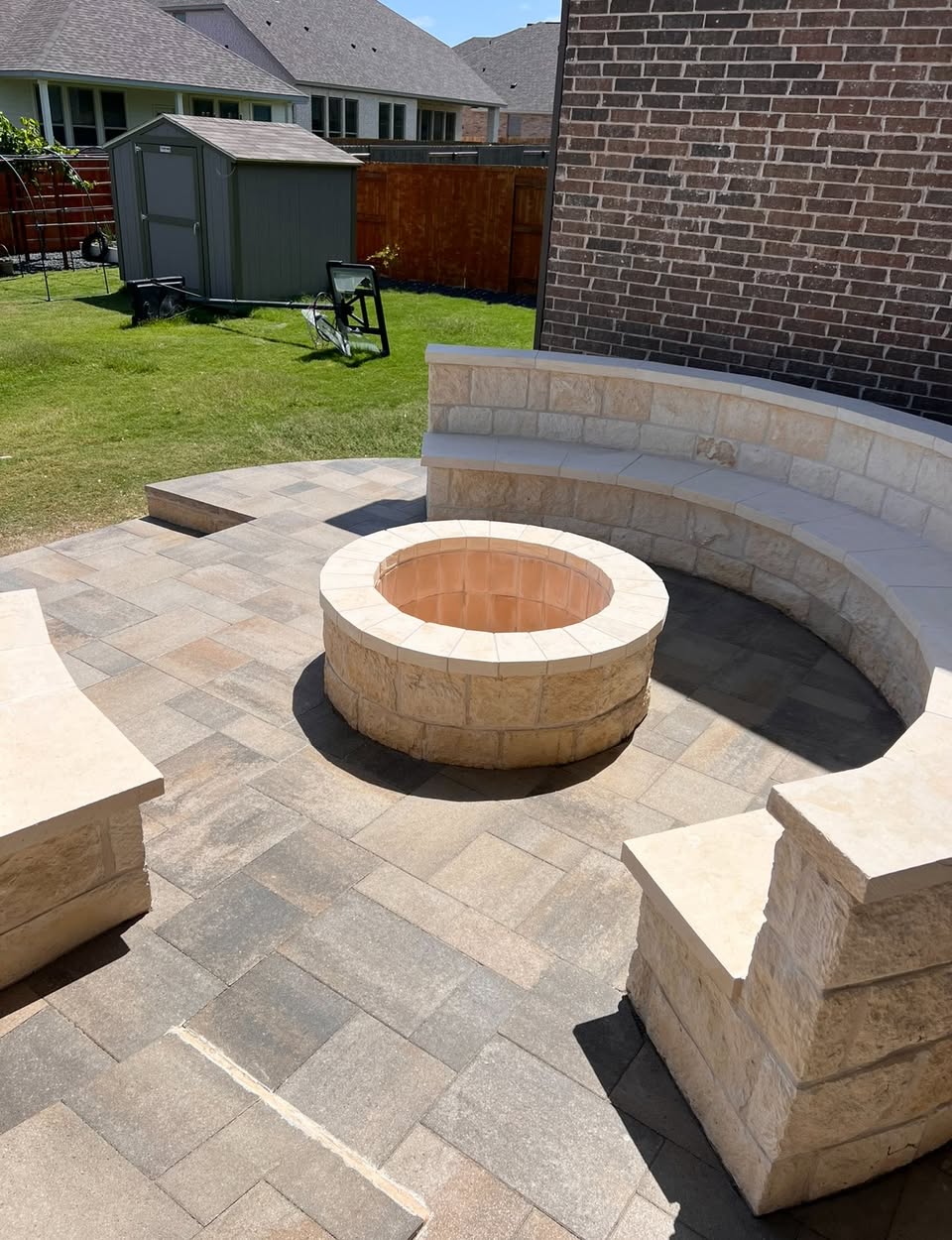 Built-in firepit seating